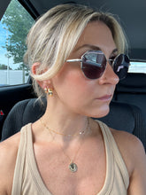 Load image into Gallery viewer, Small Chunky Gold Hoop Earrings