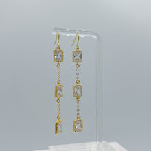 Load image into Gallery viewer, Crystal Clear Dangle Earrings