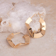 Load image into Gallery viewer, Wavy Gold Hoop Earrings