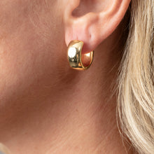 Load image into Gallery viewer, Small Chunky Gold Hoop Earrings