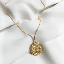 Load image into Gallery viewer, Medusa Necklace