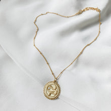 Load image into Gallery viewer, Medusa Necklace