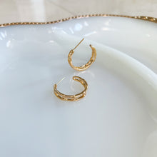 Load image into Gallery viewer, Gold Filled Chain Link Hoop Earrings
