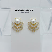 Load image into Gallery viewer, Luminous Pearl Stud Earrings
