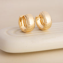 Load image into Gallery viewer, Small Chunky Gold Hoop Earrings
